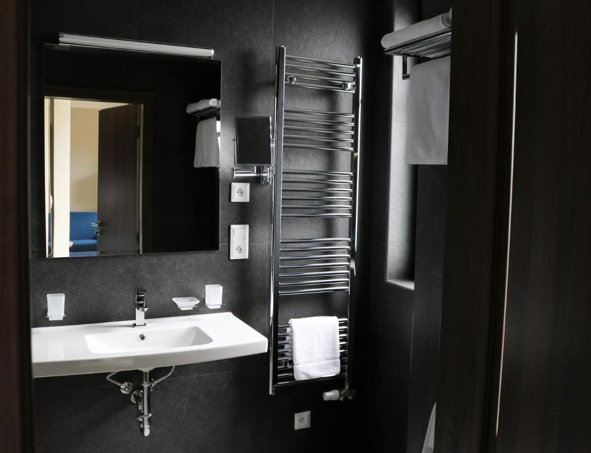 Wellness Hotel Queens 玛丽亚温泉 外观 照片