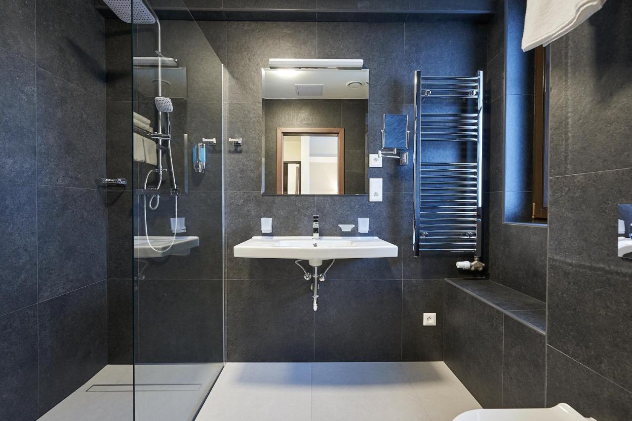 Wellness Hotel Queens 玛丽亚温泉 外观 照片