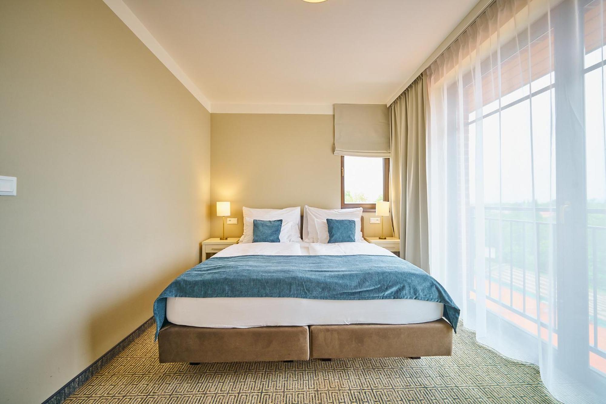 Wellness Hotel Queens 玛丽亚温泉 外观 照片