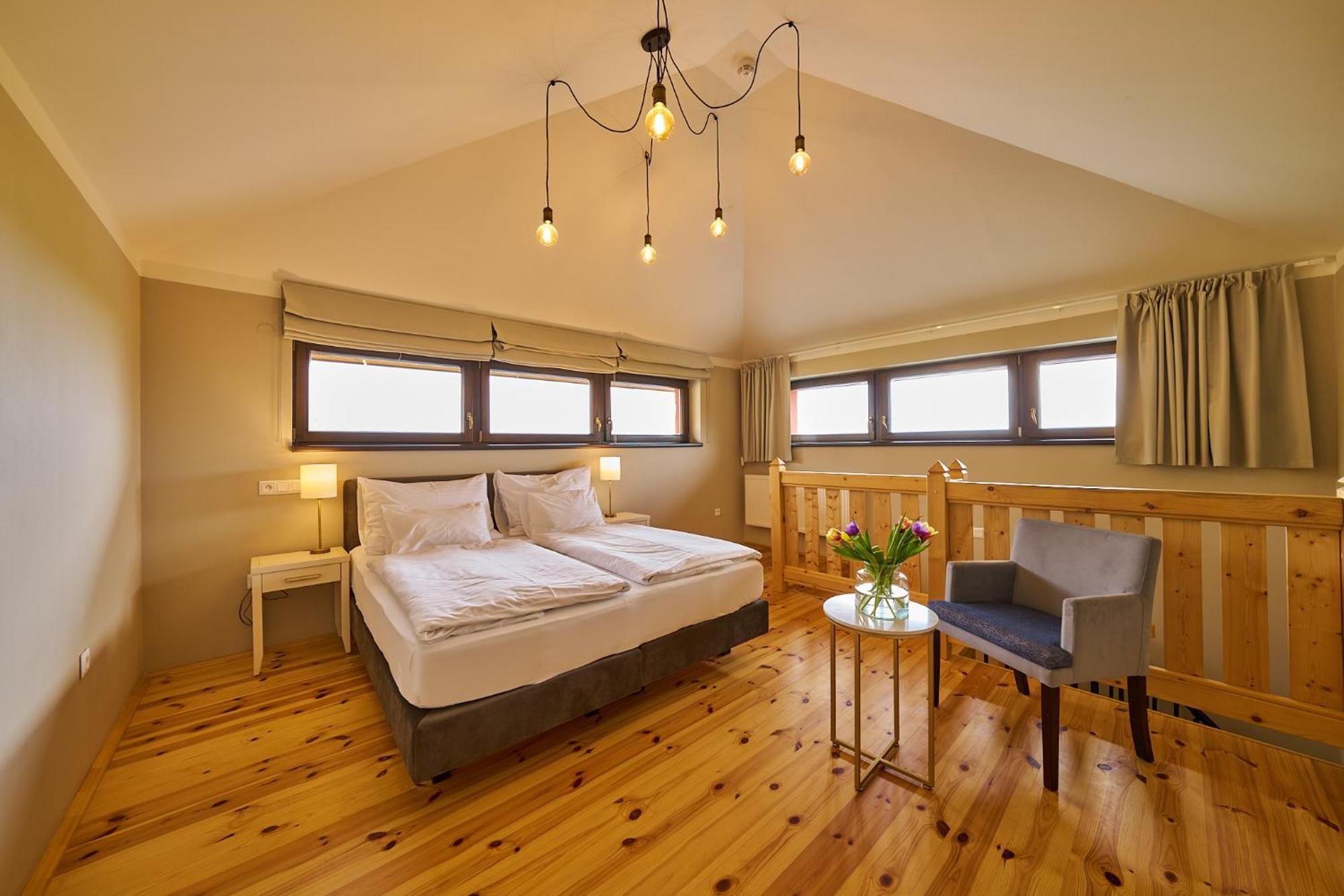Wellness Hotel Queens 玛丽亚温泉 外观 照片
