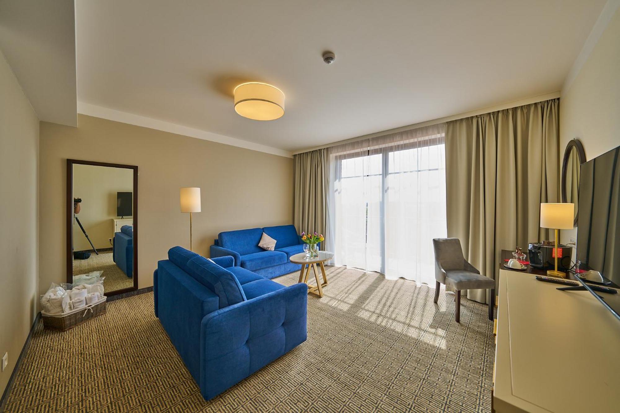 Wellness Hotel Queens 玛丽亚温泉 外观 照片