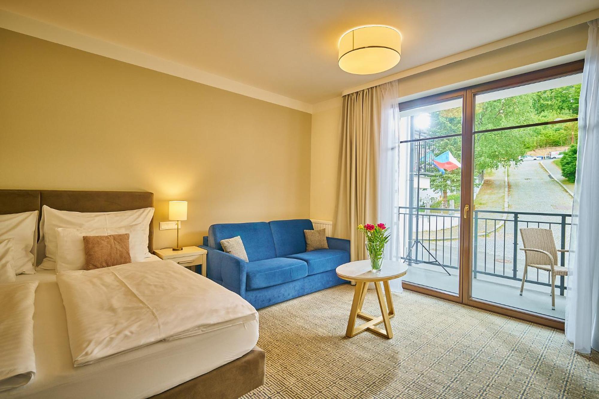 Wellness Hotel Queens 玛丽亚温泉 外观 照片