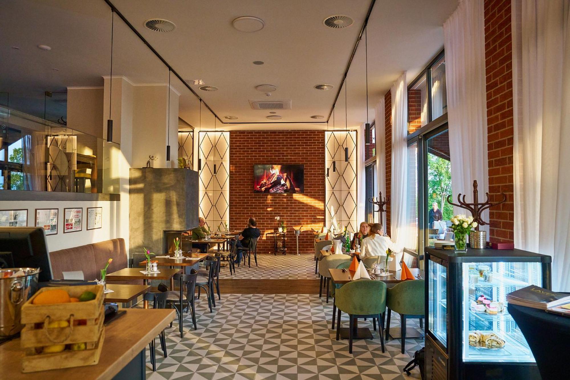 Wellness Hotel Queens 玛丽亚温泉 外观 照片